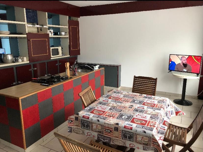 Le Studio De Tom Hirson Dış mekan fotoğraf